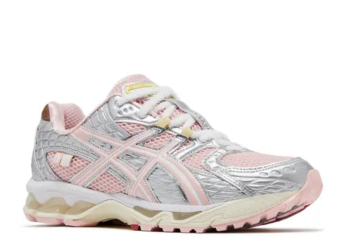 VANDYTHEPINK x atmos x Gel Nimbus 10.1 'Strawberry'