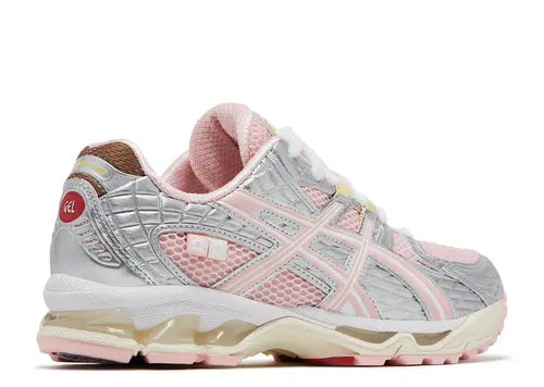 VANDYTHEPINK x atmos x Gel Nimbus 10.1 'Strawberry'